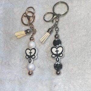 Handmaid Elegant Black and White Keychain Set